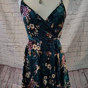 Dress Love Fire Green velvet floral print size Small Junior